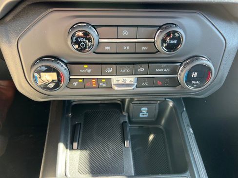 New 2025 Ford Bronco Outer Banks image 21