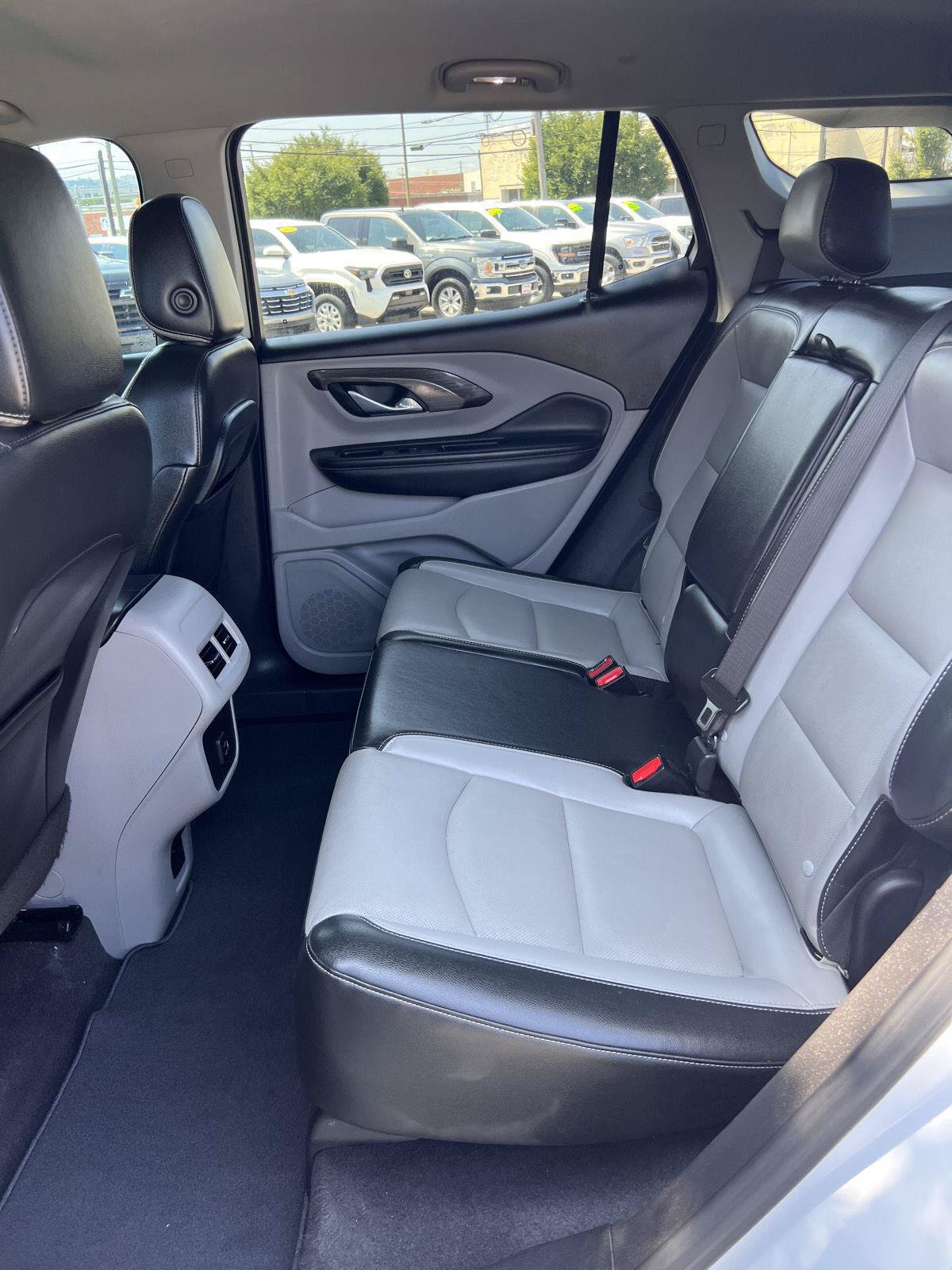 Used 2022 GMC Terrain SLT w/ Tech Package AWD/4WD image 16