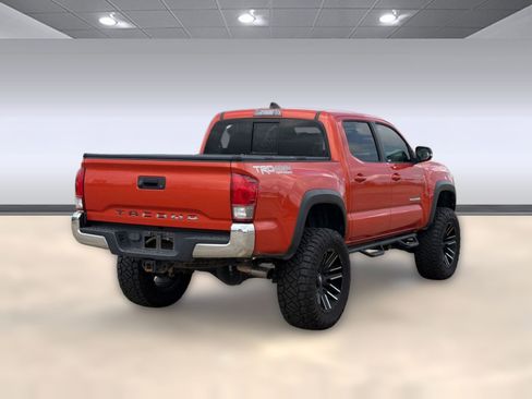 Used 2017 Toyota Tacoma TRD Off-Road w/ Tow Package (A/T) AWD/4WD image 9