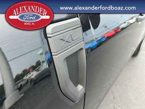 New 2025 Ford Maverick XL image 8