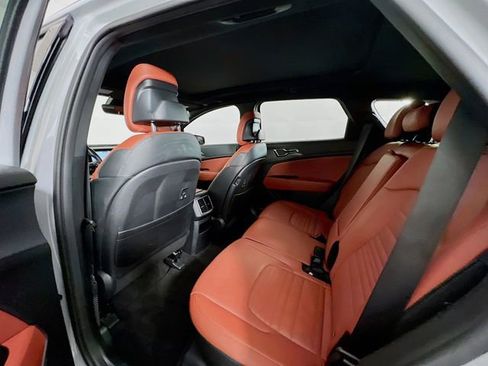 Used 2025 Kia Sportage SX image 23