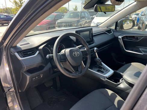 Used 2022 Toyota RAV4 LE FWD image 20