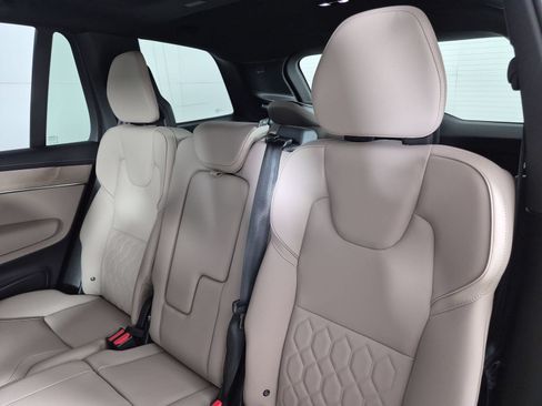 Certified 2026 Volvo XC90 B6 Plus w/ Protection Package Premier AWD/4WD image 30