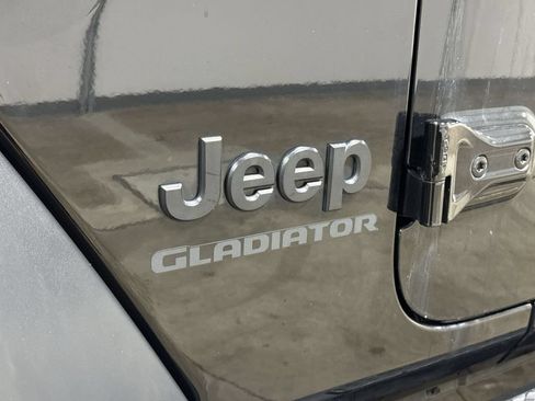 Used 2020 Jeep Gladiator Sport w/ Quick Order Package 24S AWD/4WD image 25