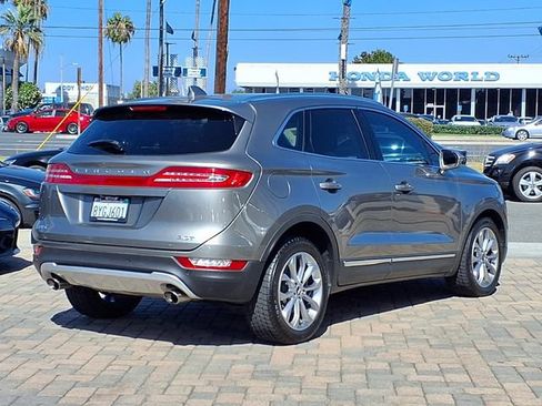 Used 2017 Lincoln MKC Select w/ Select Plus Package FWD image 5