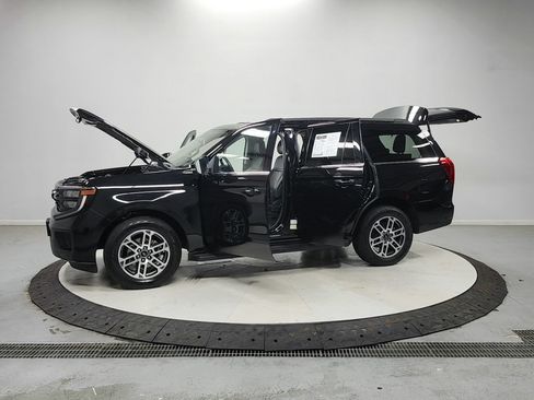 Used 2025 Ford Expedition Active AWD/4WD image 13
