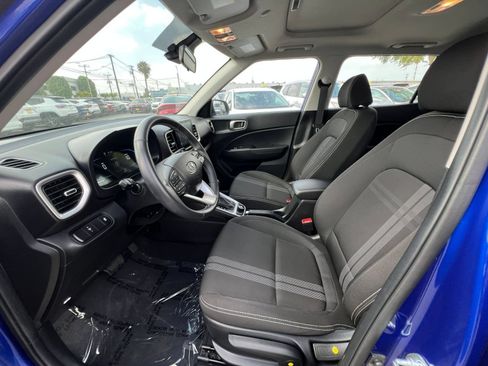 Used 2025 Hyundai Venue SEL FWD image 30