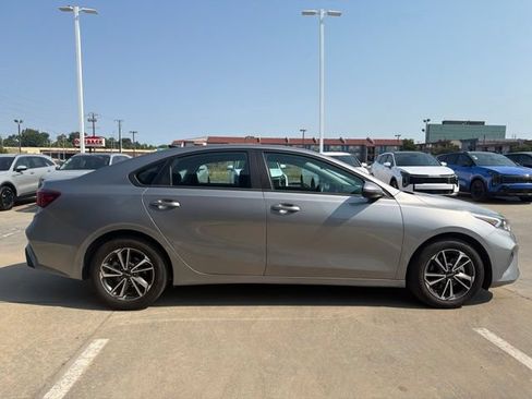 Used 2024 Kia Forte LXS FWD image 5