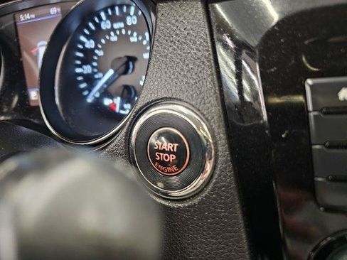 Used 2018 Nissan Rogue SL AWD/4WD image 15
