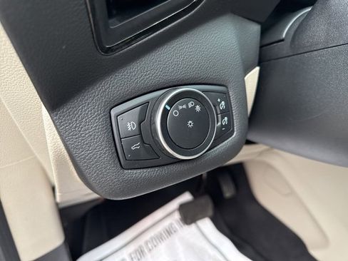 Used 2018 Ford Escape SEL image 32