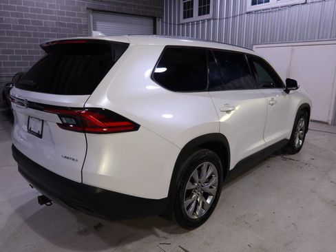 Used 2024 Toyota Grand Highlander FWD image 5