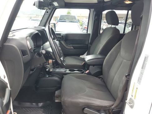 Used 2018 Jeep Wrangler Unlimited Sport S AWD/4WD image 9