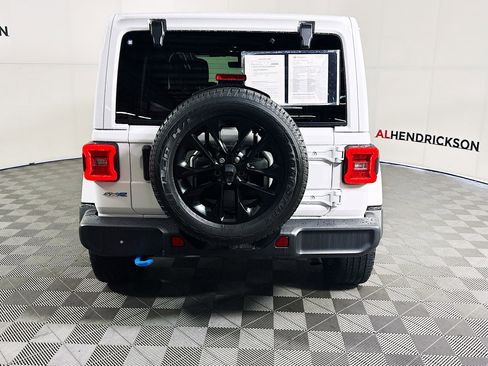 Used 2022 Jeep Wrangler Unlimited Sahara image 4