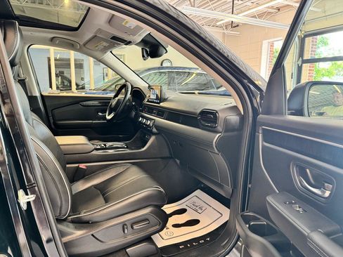 Used 2023 Honda Pilot Elite image 32