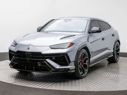 Used 2024 Lamborghini Urus Performante image 1