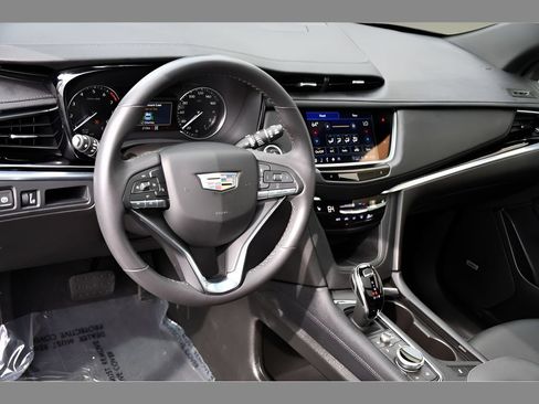 Used 2024 Cadillac XT6 Luxury w/ LPO, Floor Liner Package AWD/4WD image 13