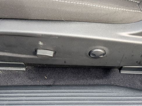 Used 2022 Dodge Challenger SXT w/ Blacktop Package image 13