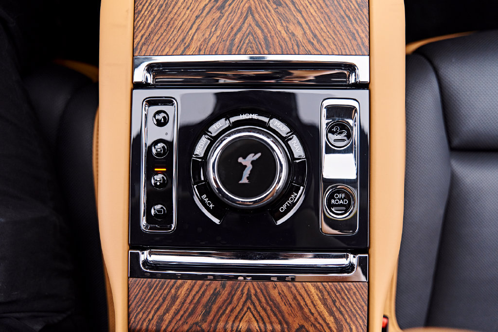 Used 2025 Rolls-Royce Cullinan AWD/4WD image 84