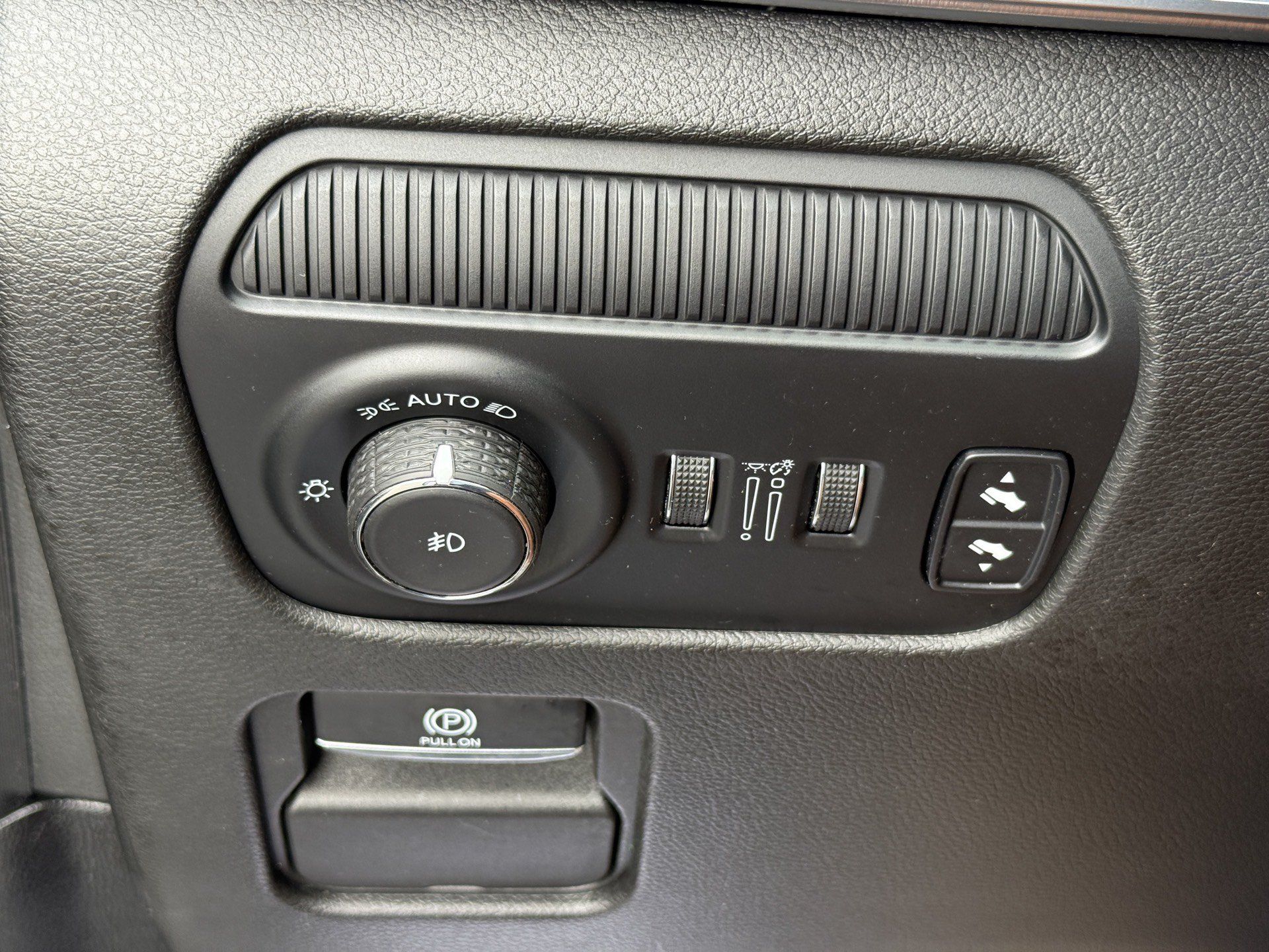 Used 2022 Jeep Wagoneer Series II AWD/4WD image 41