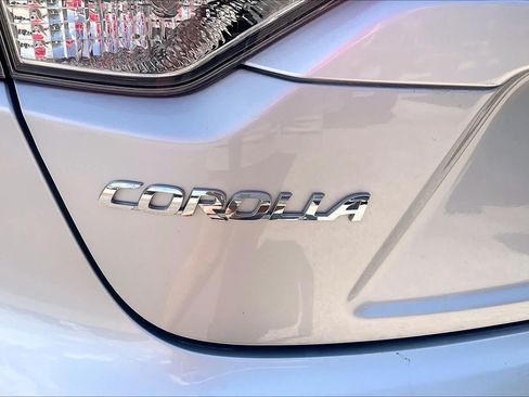 Used 2025 Toyota Corolla LE FWD image 28
