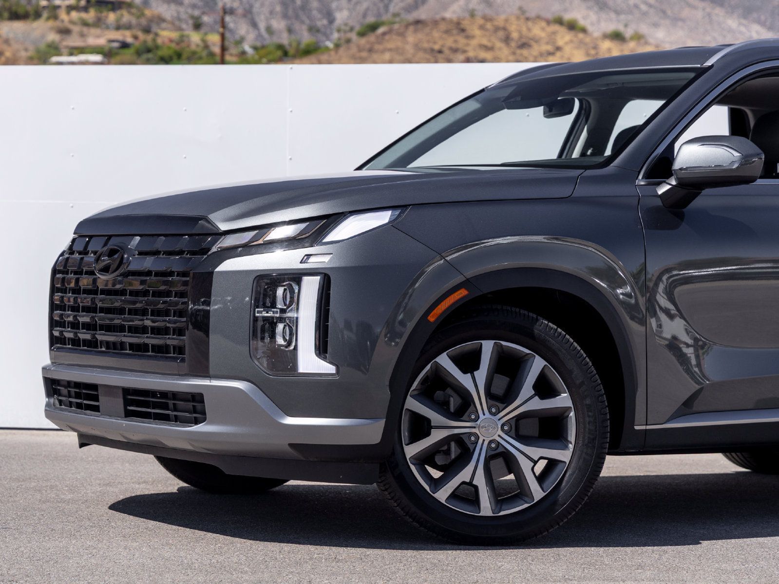 Used 2024 Hyundai Palisade SEL FWD image 2