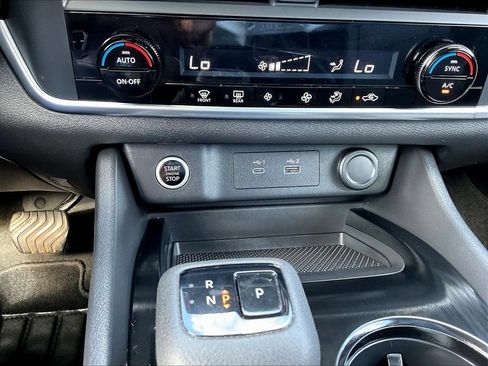 Used 2023 Nissan Rogue SV AWD/4WD image 18
