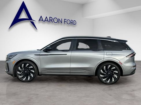 Used 2024 Lincoln Nautilus Black Label w/ Jet Appearance Package (87T) image 3