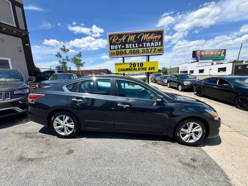 Used 2015 Nissan Altima 2.5 SV w/ Convenience Package FWD image 2