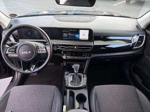Used 2025 Kia Seltos S AWD/4WD image 15