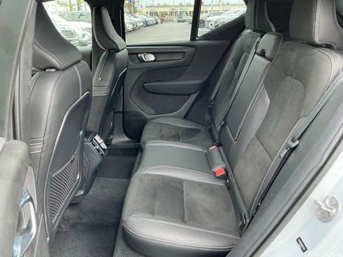 Used 2022 Volvo XC40 T5 R-Design w/ Advanced Package AWD/4WD image 15