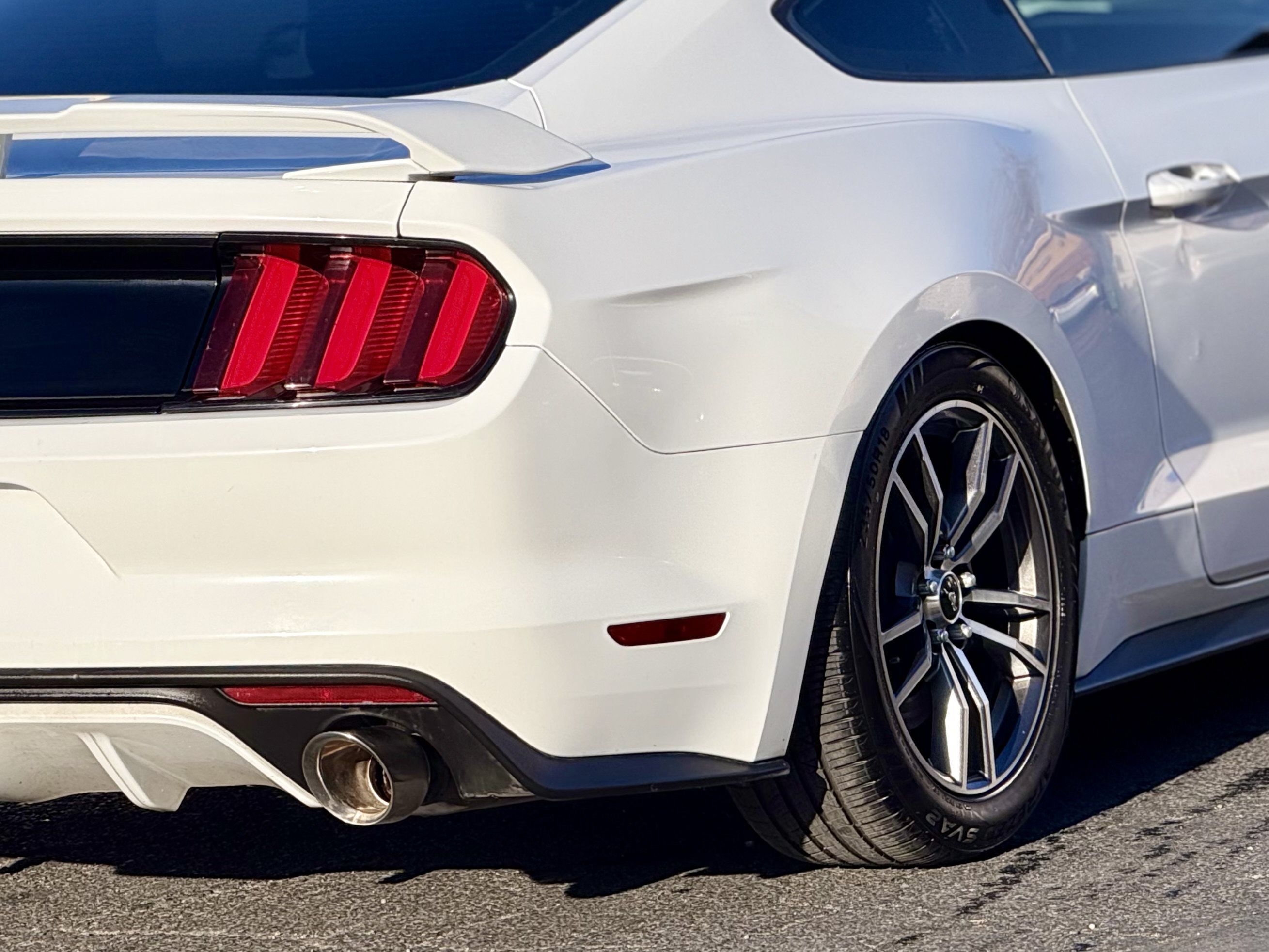 Used 2017 Ford Mustang GT Premium RWD image 10