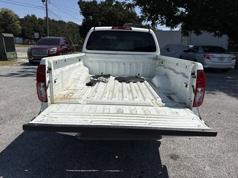 Used 2018 Nissan Frontier S image 25