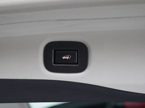 Used 2020 Nissan Rogue SV AWD/4WD image 17