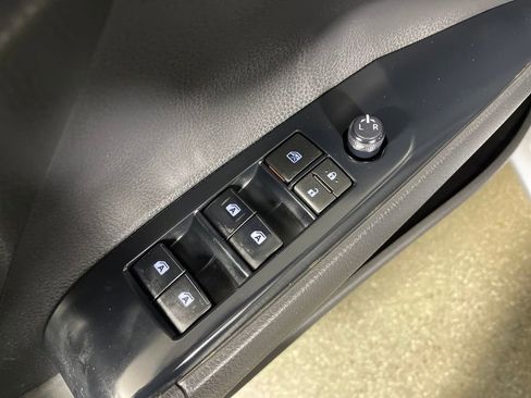 Used 2020 Toyota Camry LE w/ Convenience Package image 15