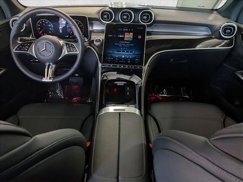 Certified 2025 Mercedes-Benz GLC 300 image 18