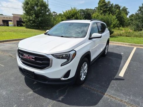 Used 2020 GMC Terrain SLE w/ Driver Convenience Package AWD/4WD image 2