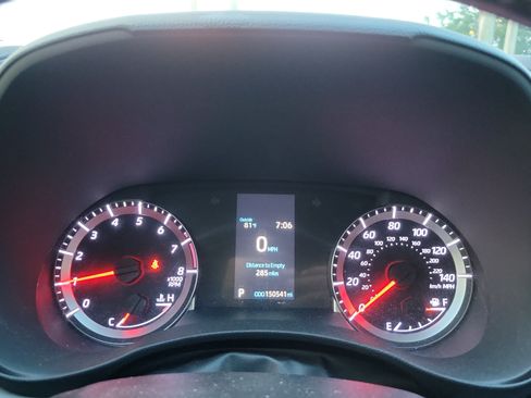 Used 2020 Toyota Highlander LE AWD/4WD image 24