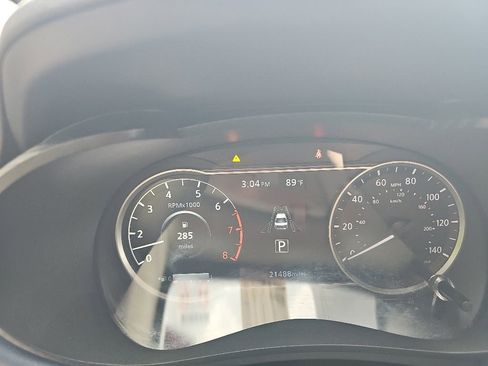 Used 2025 Nissan Versa SV FWD image 16