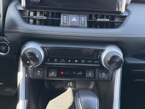 Used 2023 Toyota RAV4 XLE Premium image 19