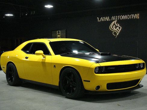 Used 2018 Dodge Challenger R/T Scat Pack image 2