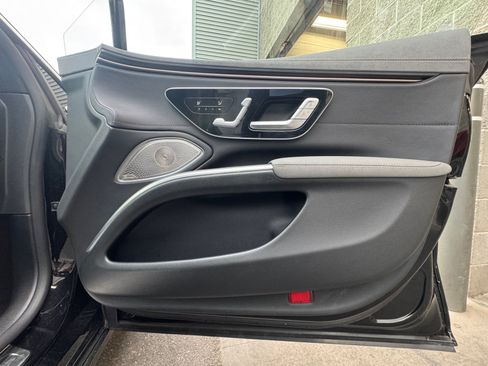 Used 2022 Mercedes-Benz EQS 450+ Sedan image 32
