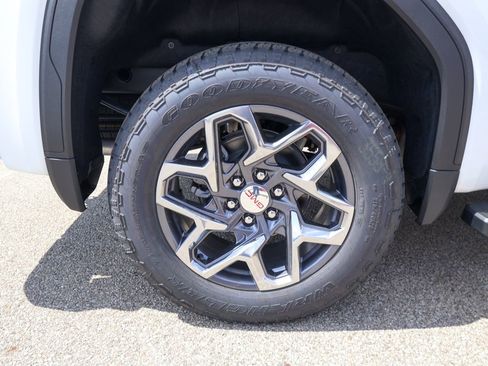 New 2026 GMC Sierra 1500 SLT w/ SLT Premium Package image 30