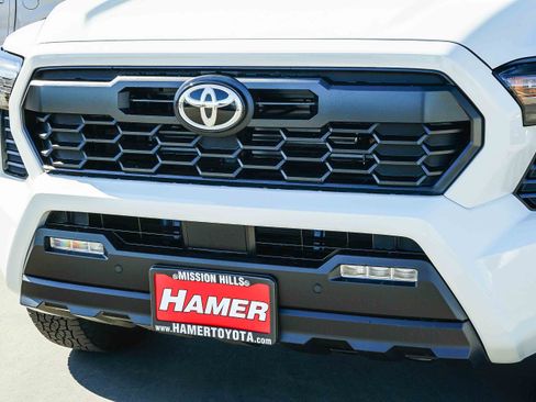 New 2026 Toyota Tacoma TRD Off-Road AWD/4WD image 9