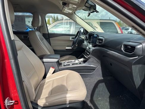 Used 2021 Ford Explorer XLT w/ Equipment Group 202A image 18