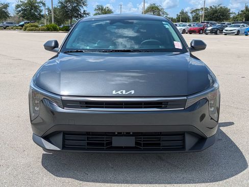Certified 2025 Kia K4 FWD image 3