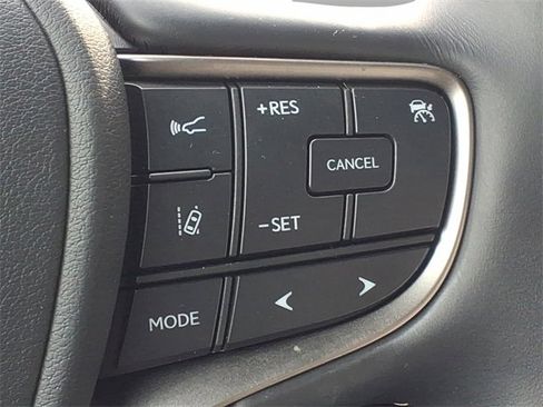 Used 2019 Lexus UX 200 image 14