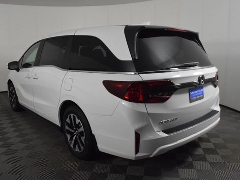 New 2026 Honda Odyssey EX-L image 8