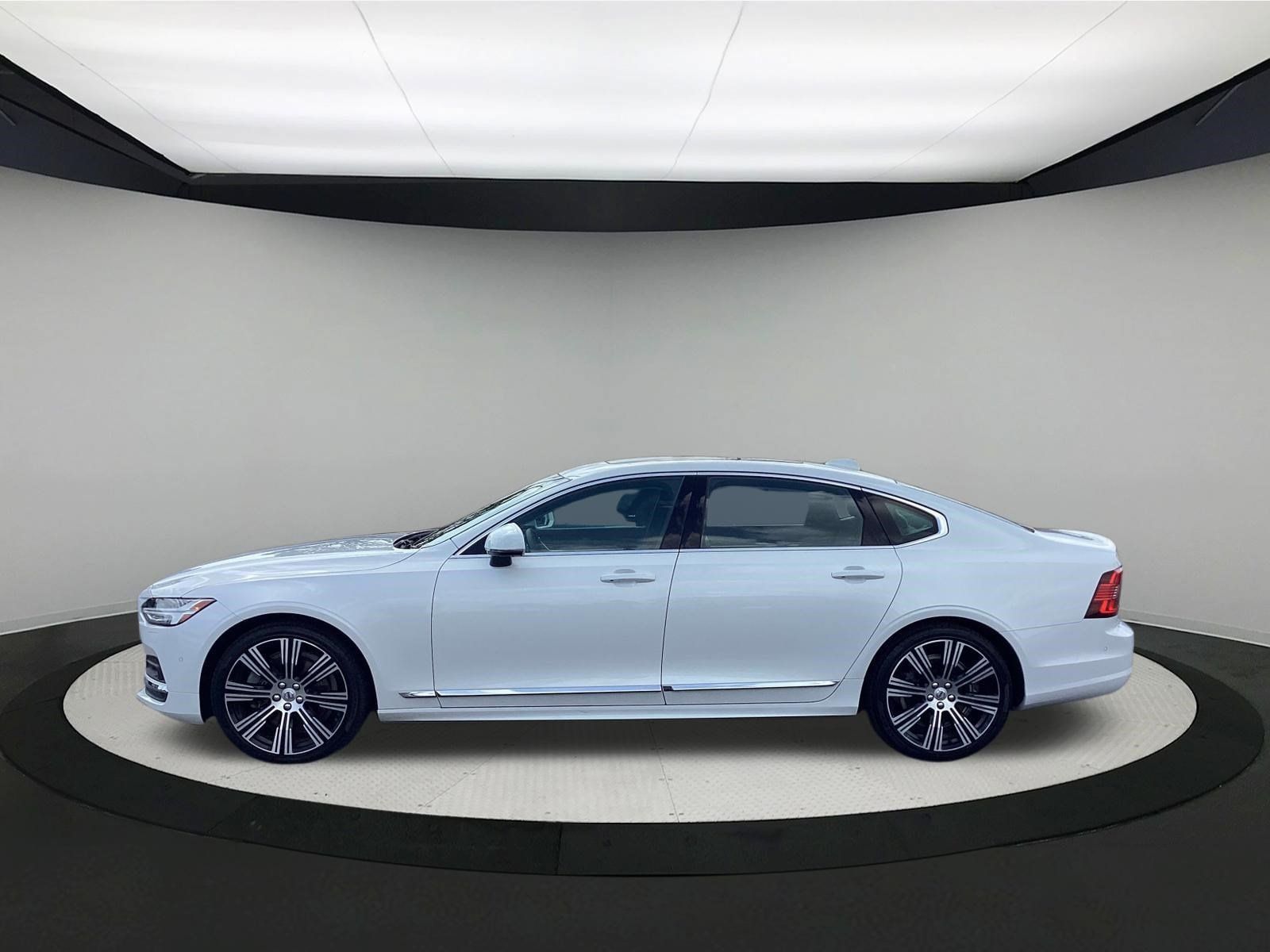 Used 2023 Volvo S90 B6 Plus AWD/4WD image 5