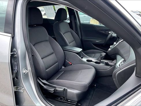 Used 2025 Chevrolet Malibu LT FWD image 10