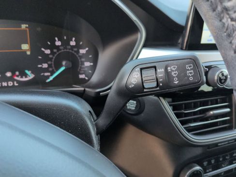 Used 2020 Ford Escape SEL image 26